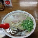 九州ラーメン友理 - 懐かしい味のラーメンです