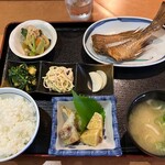 居酒や 中や - 料理写真:日替わり魚定食