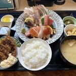 Sunset - 絶品刺身と魚フライ付き定食