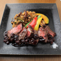 牛肉炭火焼き アロス添え