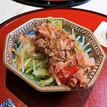 328269605 - 削りたてかつお節のサラダ