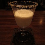 ウォータークラブ - クルミリキュールと生クリームのカクテル
