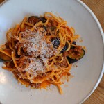 牛ラグーと揚げナスのボロネーゼ