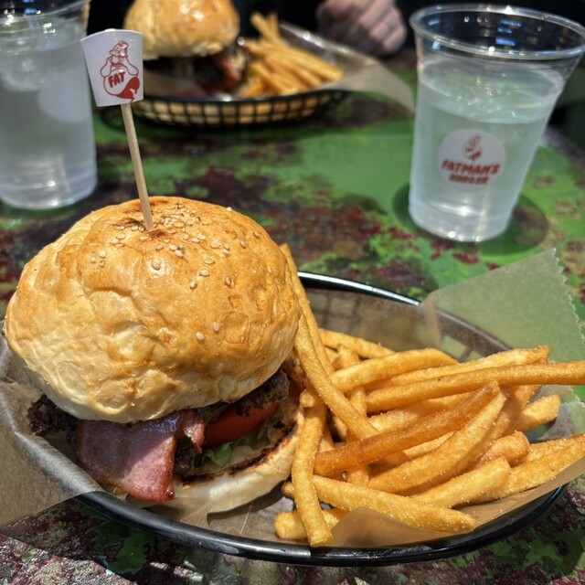 FATMAN'S BURGER