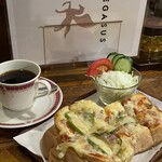 珈琲専門店ペガサス - ペガサスブレンドとピザトースト