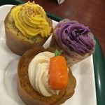 フォレスト・マム - 2014.11 野菜のカップケーキ（テイクアウト後、皿に並べてみました）