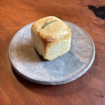 レストラン ナズ - 自家製フォカッチャ