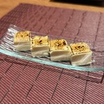 プラチナフィッシュ おもてなし Kakure - クリームチーズ西京漬け炙り/表面がクリームブリュレみたいなアクセントで美味しい♪