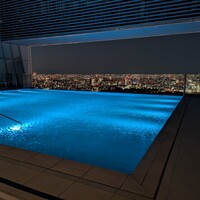 apothéose - エントランス横のプール