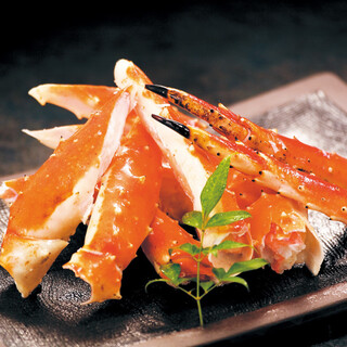 素材の持ち味を引き出す匠の技。多彩なかに料理の数々