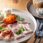 BISTRO&CAFE310 - 料理写真:パン飲プレート