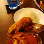 KEYMAO THAI IZAKAYA - チキンパネーン 1,180円