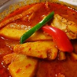 KEYMAO THAI IZAKAYA - チキンパネーン 1,180円