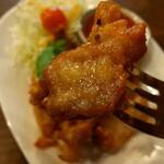 KEYMAO THAI IZAKAYA - 豚バラ肉の魚醤炒め 880円