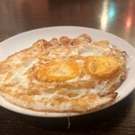 DUNA TAPARI - 目玉焼き