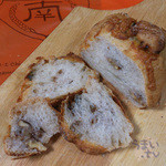 ベーカリー 南 - ベーカリー 南 ゴルゴンゾーラ＆くるみ