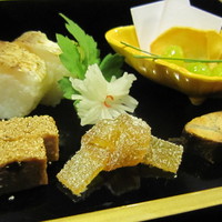 葉山 日影茶屋 - 茶屋膳-前菜（魳の棒寿司、鶏松風など）