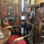 コメダ珈琲店 - イスのストライプ生地の色がコメダさんっぽいけどちょっと違う