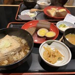 お多幸 - 豆腐茶飯、ボリュームあります