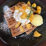 カフェ・ド・ラパン - 和歌山の柿とクリームチーズとアカシアはちみつのワッフル