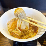 らぁ麺や 嶋 - 大きめのワンタン