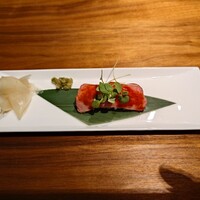 飛騨牛グリルばくろ - ◯馬喰厳選「最とび」にぎり
                    
                    ■馬喰一代では生肉を提供せず
                    　ローストビーフにして提供されていると書かれていた
                    
                    馬喰一代の長良店でも思っていた事なんだけど