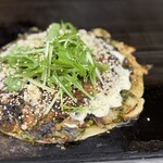 お好み焼き ふじや - かつお節の香りがナイスアクセントで
      すじ肉の旨みと、ネギの甘みがシンプルに飛び込んでくる
      ヽ(●´∀`)ﾉ゜ ステキ