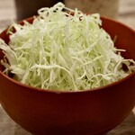 焼肉 六甲園 - 千切りキャベツ(お通し)