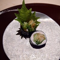 鳥焼き 小花 - 鶏の胸肉のガリ紫蘇巻