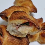 ブーランジェリー ル シェル - ベーコン、大葉、柚子胡椒のエピ断面