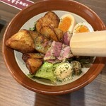 大衆馬肉酒場 うまる 梅田お初天神店 - 