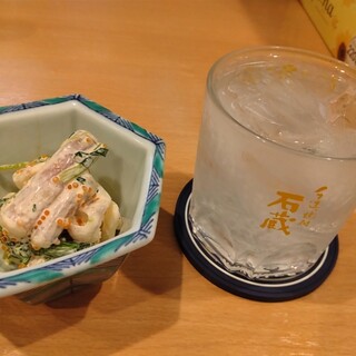 おはし - 料理写真:お通しと焼酎水割り