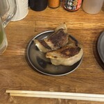 大衆酒場 もつ焼きと肉刺し ぶた横丁 - 
