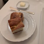 アルポルト - オリーブオイルと思いきやバターで嬉しい