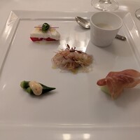 アルポルト - 前菜5種 盛り合わせ   ミニサイズでもきちんとした品質。期待が膨らみます。