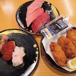 南房総 やまと寿司 ユーカリが丘店 - 時計回りに彩3貫　まぐろ3貫　カキフライ
