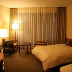 Hotel Kajima no Mori - シンプルでいてシックな部屋。ベッドは硬めだが落ち着く。