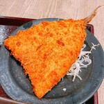 徳多屋 - マグロと朝猟れ鮮魚がのった贅沢日替わり海鮮定食 1,958円(税込)のアジフライ