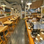 徳多屋 - 内観(入口から)