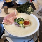 鶏白湯泡ramen たまき - 鶏白湯泡らーめん　こちらも美味しい！！海苔と柚子が乗ってます。