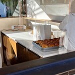 자연도소금빵 & 자연도가 - 焼き立ての塩パン