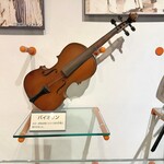 支那そば 王王軒 - ♦︎意外にもバイオリンなんかも使われてた⁉︎