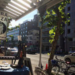 パルテノペ - 小春日和の外苑西通り