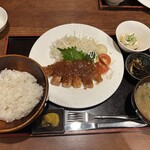 海華軒 - 厚切りポークソテーセット(1,500円)