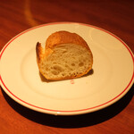 LE BISTRO - おすすめ肉料理 2750円 のパン