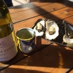 世古牡蠣店 - ワイン湯呑み飲み