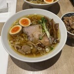 手打 親鶏中華そば 綾川 - 味玉ラーメン
