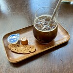 バルバルキッチンアメリ - アイスコーヒーS(¥400)
      食後に頼むと¥300だがティータイムには+¥100になる