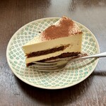 バルバルキッチンアメリ - ティラミスケーキ(¥400)
      このケーキだけはたいへん美味しかった！
