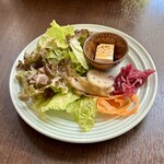 バルバルキッチンアメリ - 今日も美味しいランチサラダ